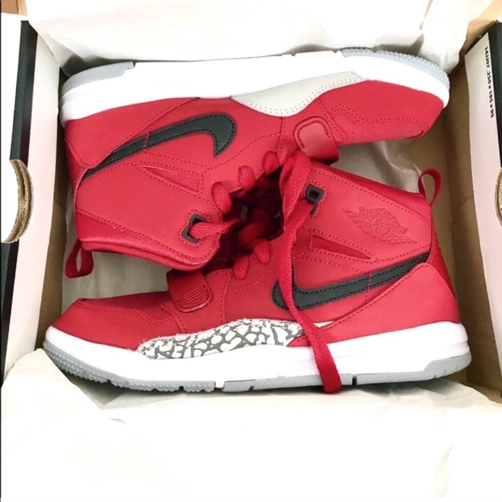 LAST! 5 Star NWT Kids Jordan Legacy 312 Red Toro - Picture 2 of 6